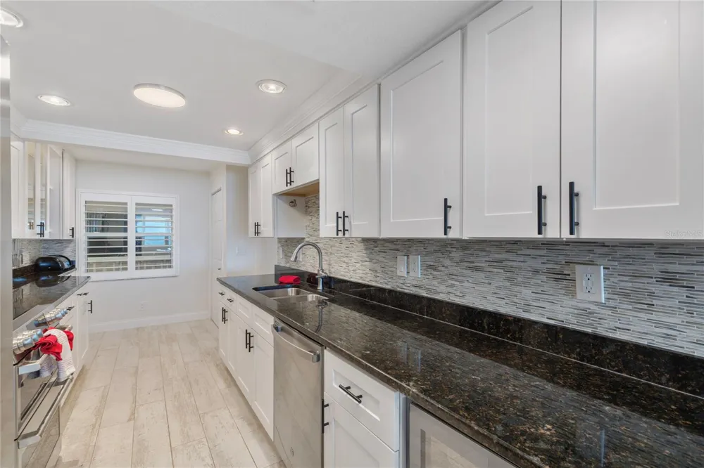 2900 GULF BOULEVARD #202 Belleair Beach, FL 33786