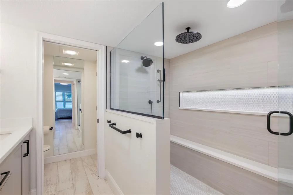 2900 GULF BOULEVARD #202 Belleair Beach, FL 33786