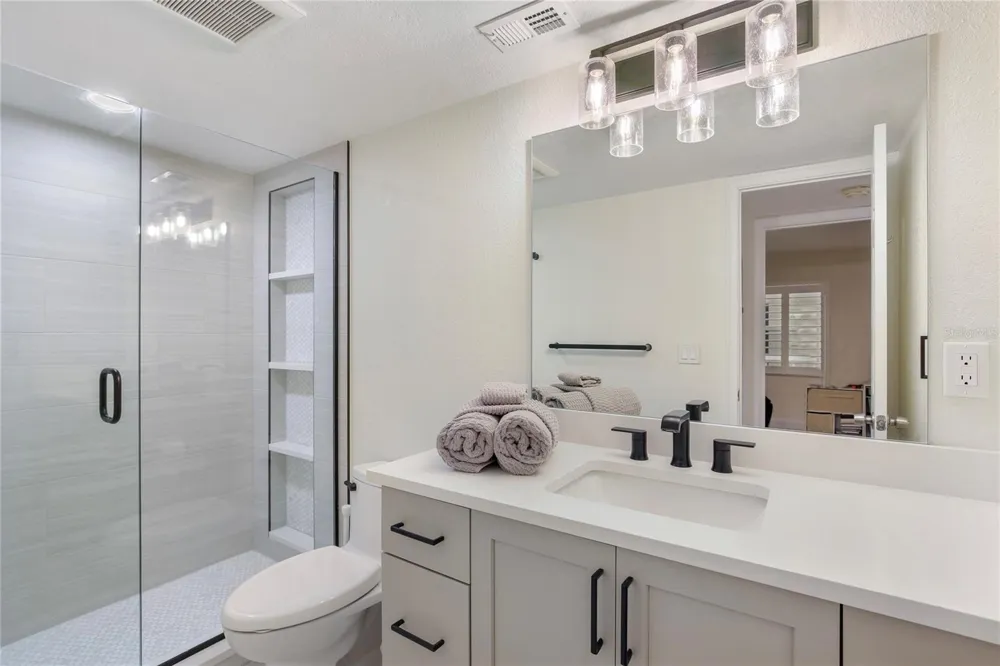 2900 GULF BOULEVARD #202 Belleair Beach, FL 33786