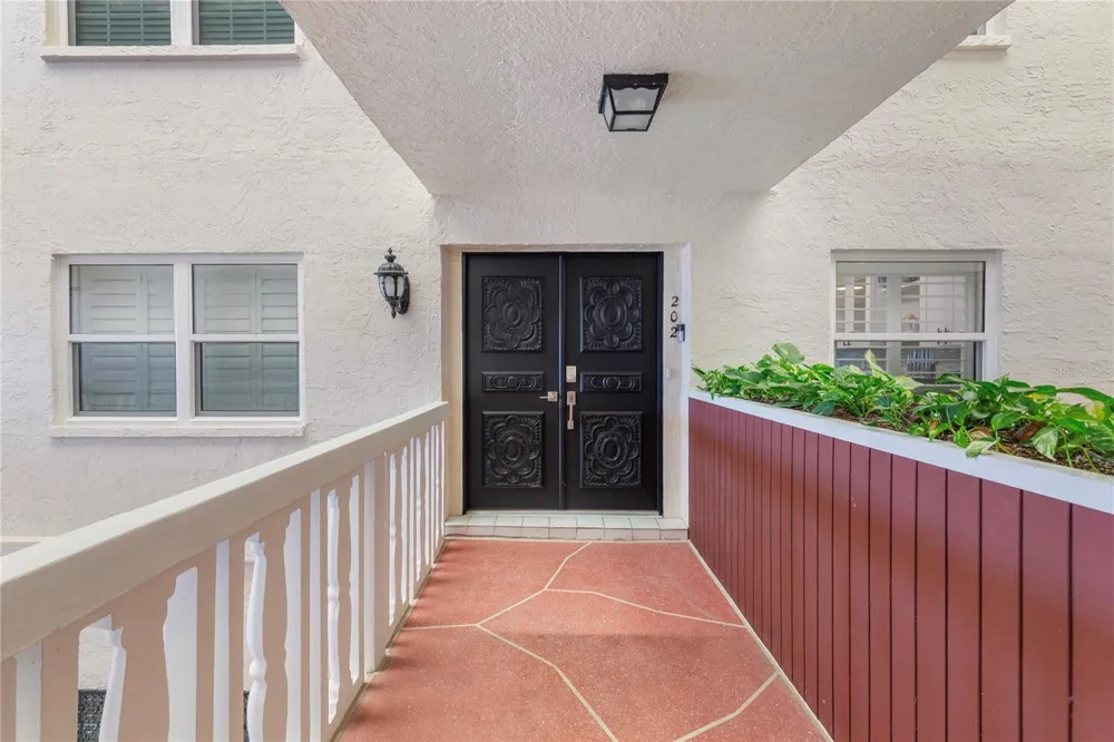 2900 GULF BOULEVARD #202 Belleair Beach, FL 33786