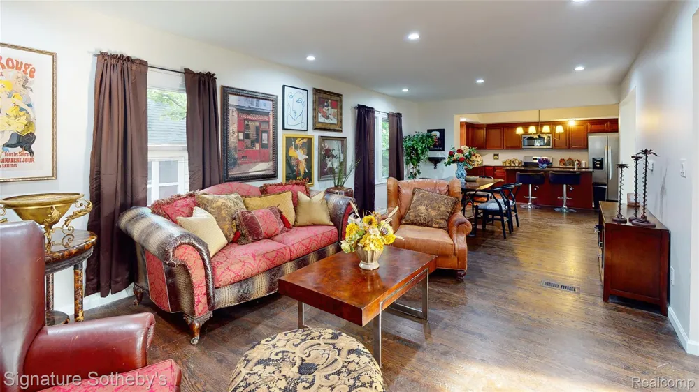 2002 Ridgemont Road Grosse Pointe Woods City, MI 48236