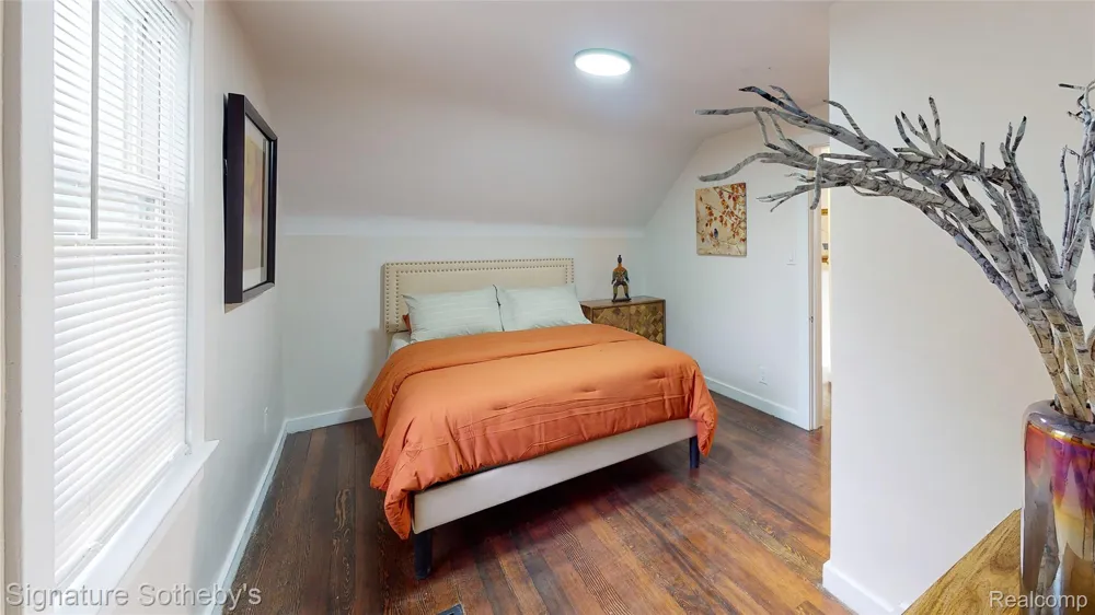 2002 Ridgemont Road Grosse Pointe Woods City, MI 48236