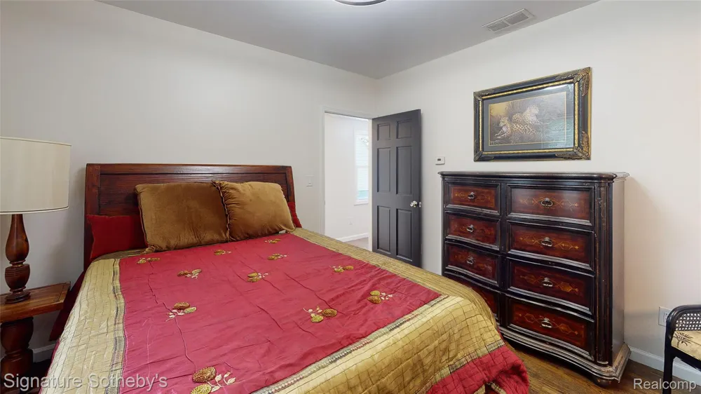 2002 Ridgemont Road Grosse Pointe Woods City, MI 48236