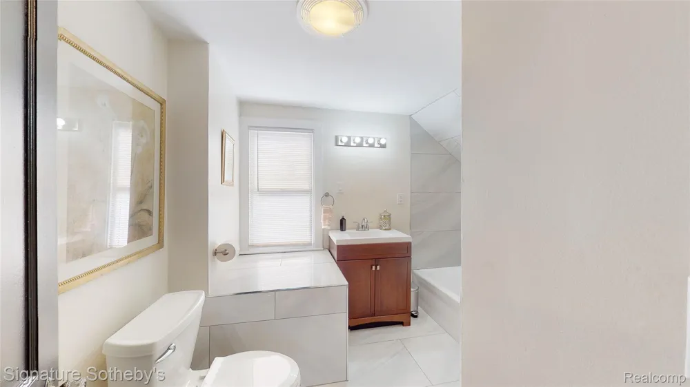2002 Ridgemont Road Grosse Pointe Woods City, MI 48236