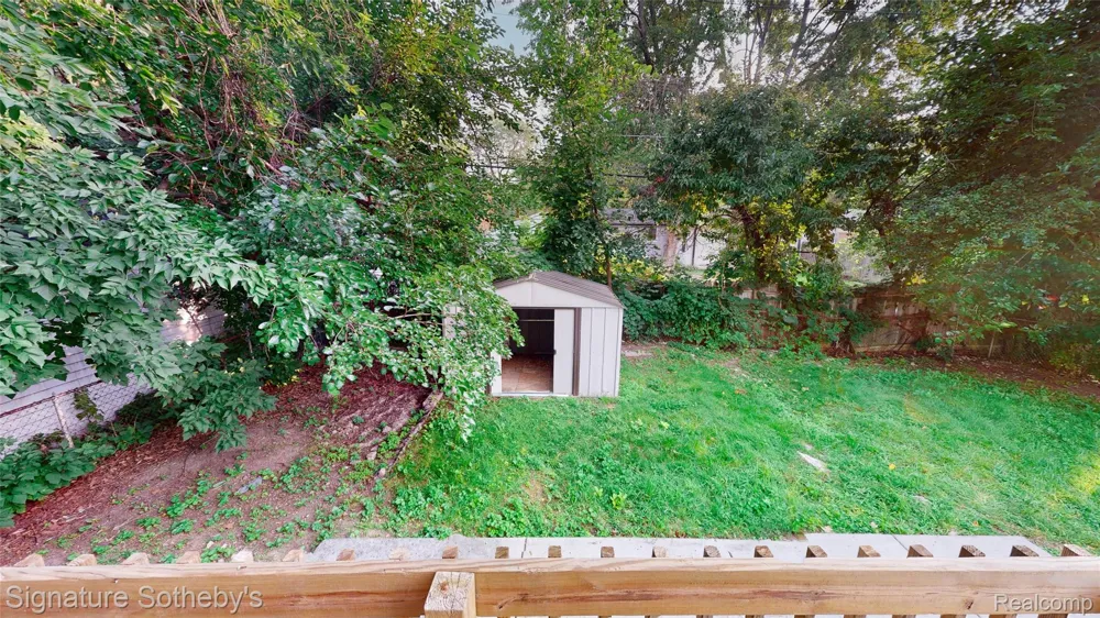 2002 Ridgemont Road Grosse Pointe Woods City, MI 48236