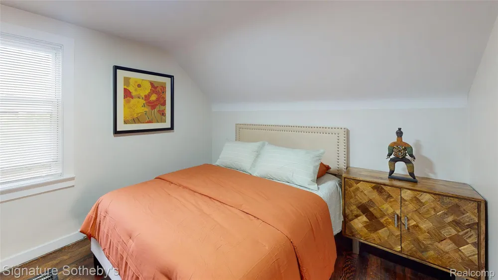 2002 Ridgemont Road Grosse Pointe Woods City, MI 48236