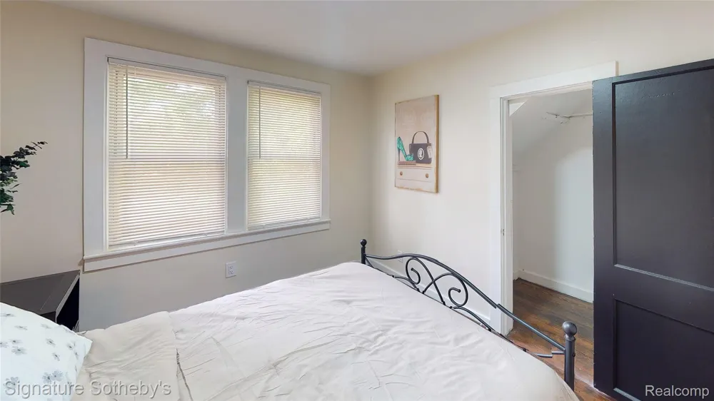 2002 Ridgemont Road Grosse Pointe Woods City, MI 48236