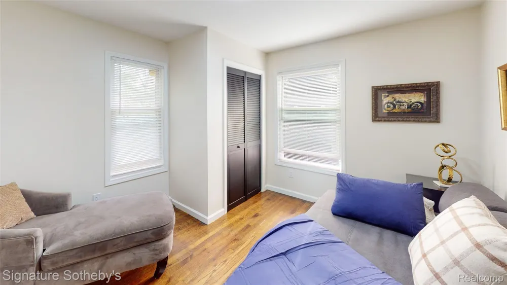 2002 Ridgemont Road Grosse Pointe Woods City, MI 48236