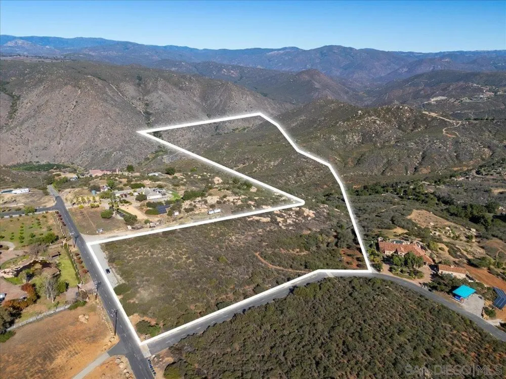Downs Way Ramona, CA 92065