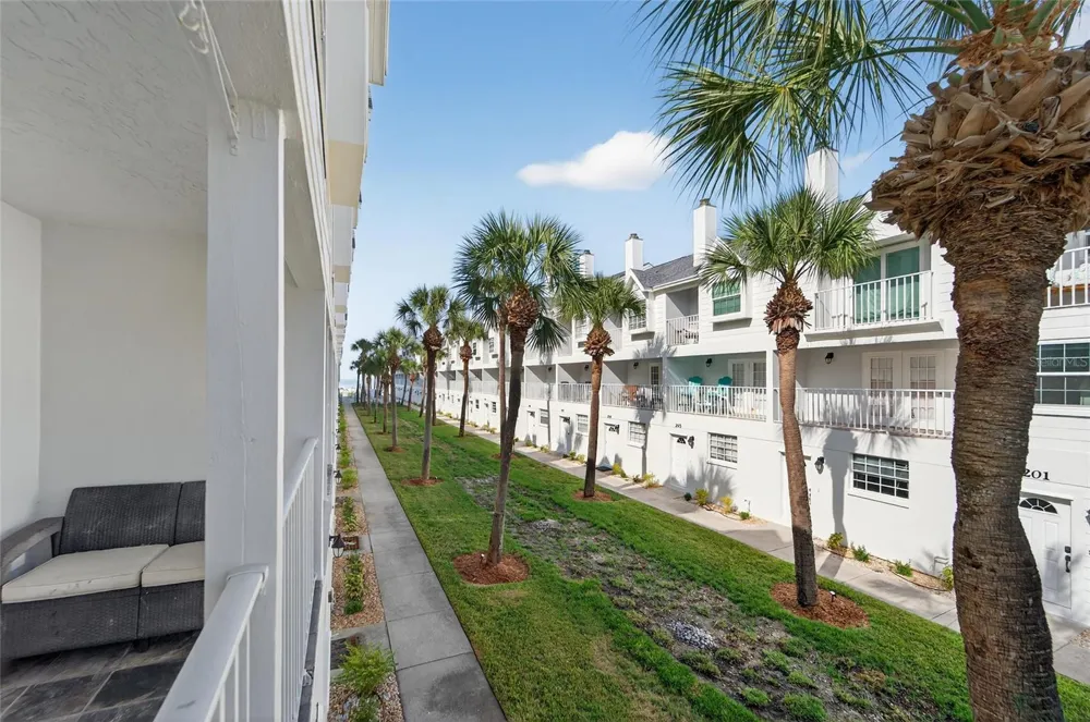 17960 GULF BOULEVARD #104 Redington Shores, FL 33708