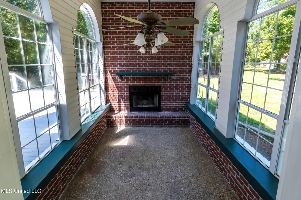 7855 Hwy 11 Carriere, MS 39426