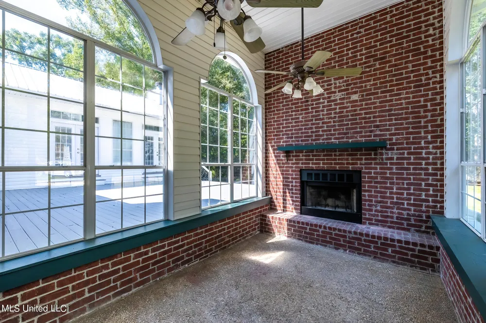 7855 Hwy 11 Carriere, MS 39426