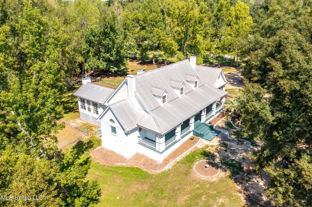 7855 Hwy 11 Carriere, MS 39426