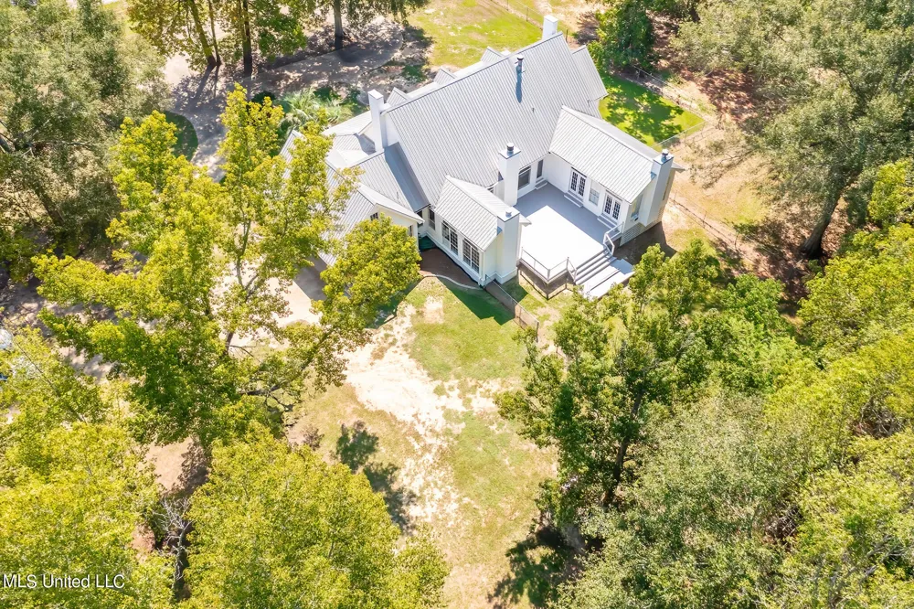 7855 Hwy 11 Carriere, MS 39426