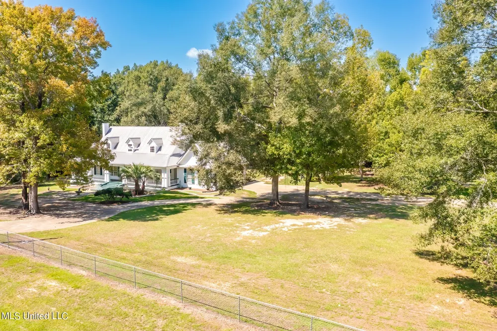 7855 Hwy 11 Carriere, MS 39426