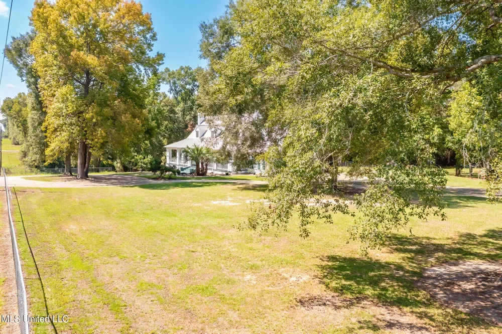 7855 Hwy 11 Carriere, MS 39426