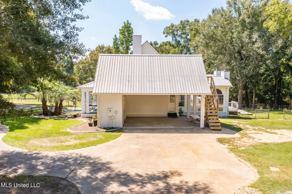 7855 Hwy 11 Carriere, MS 39426