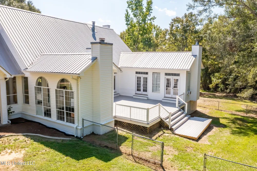7855 Hwy 11 Carriere, MS 39426