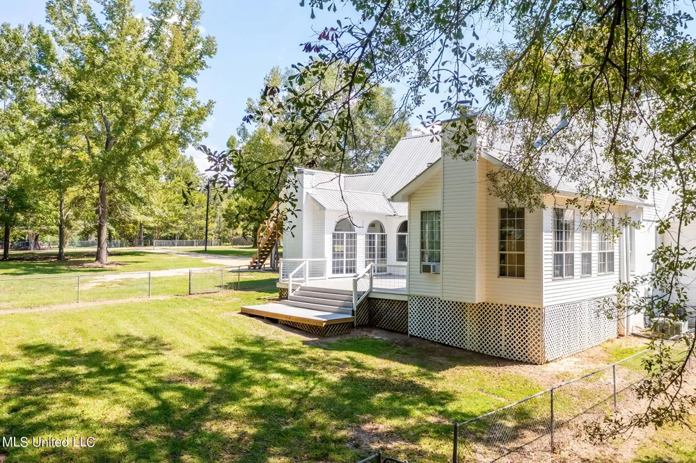 7855 Hwy 11 Carriere, MS 39426