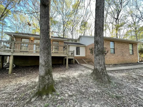 384 Ponta Hills Road