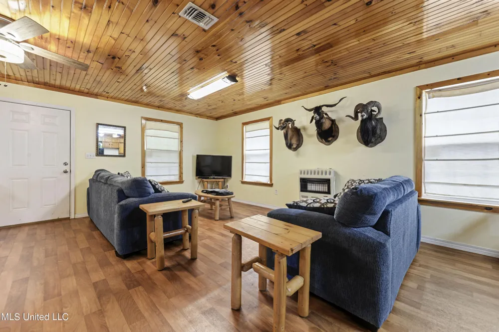 377a Deep Creek Road Wiggins, MS 39577