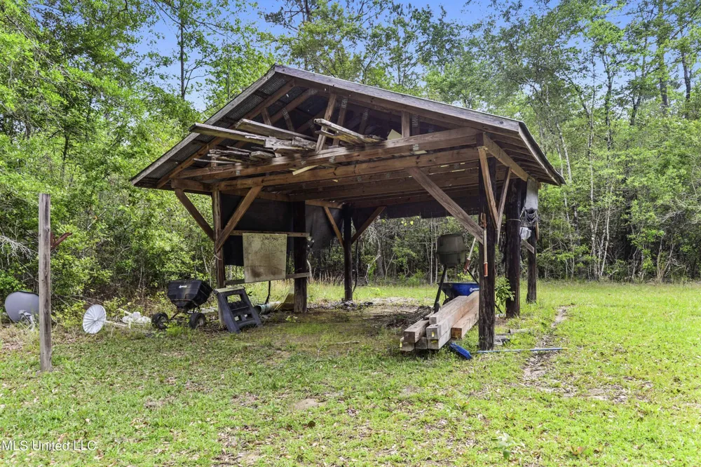 377a Deep Creek Road Wiggins, MS 39577