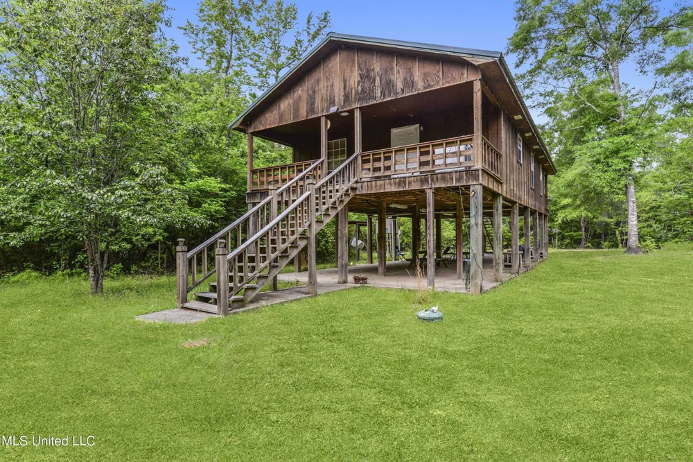377a Deep Creek Road Wiggins, MS 39577