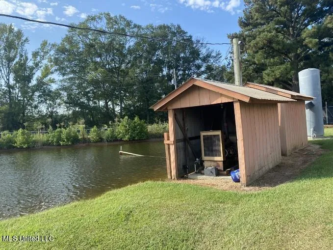 4450 Parsons Road Raymond, MS 39154