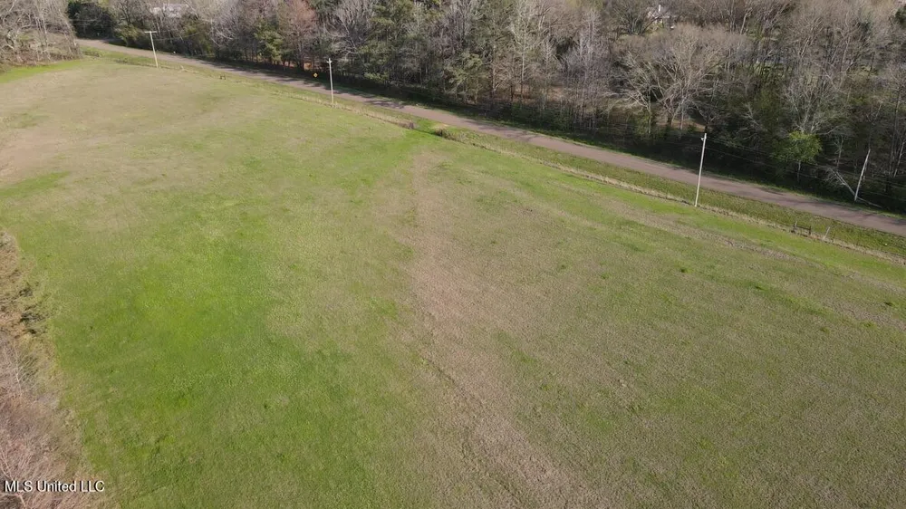 4450 Parsons Road Raymond, MS 39154
