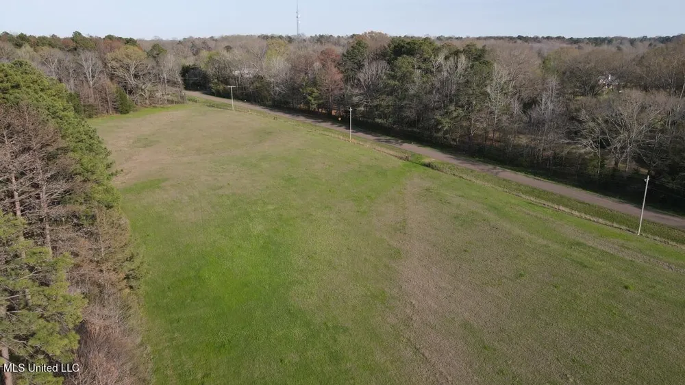 4450 Parsons Road Raymond, MS 39154