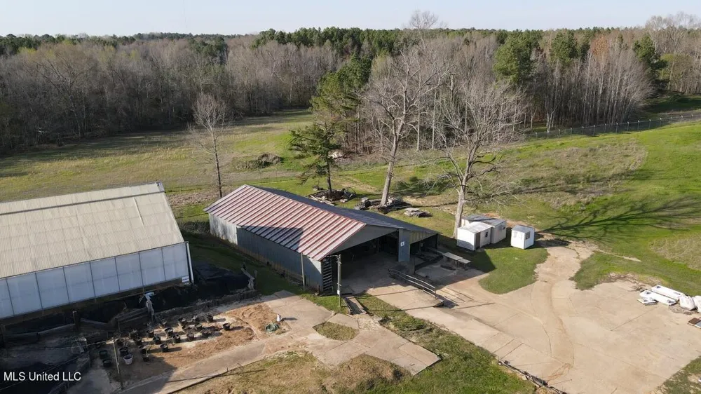 4450 Parsons Road Raymond, MS 39154