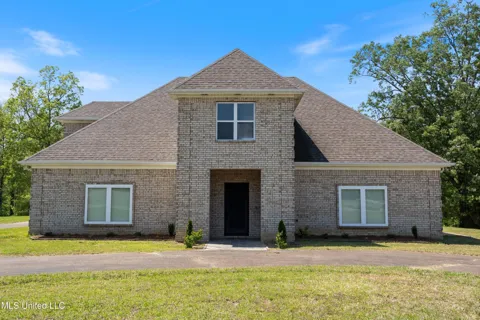 206 Swan Lk Drive