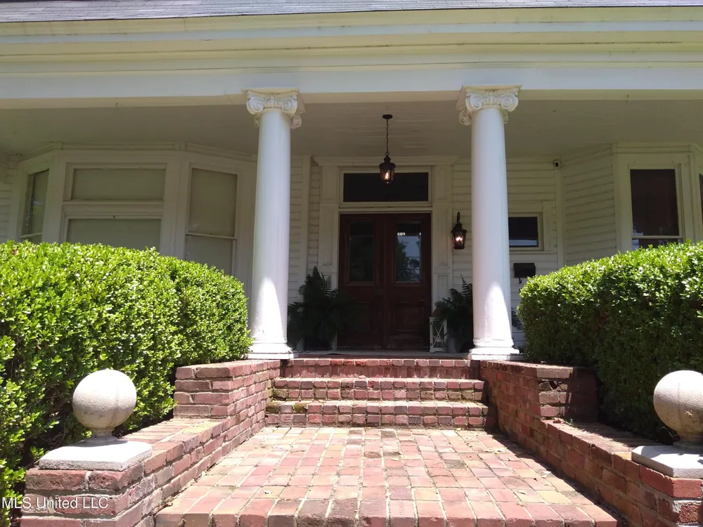 207 E Percy Street Indianola, MS 38751