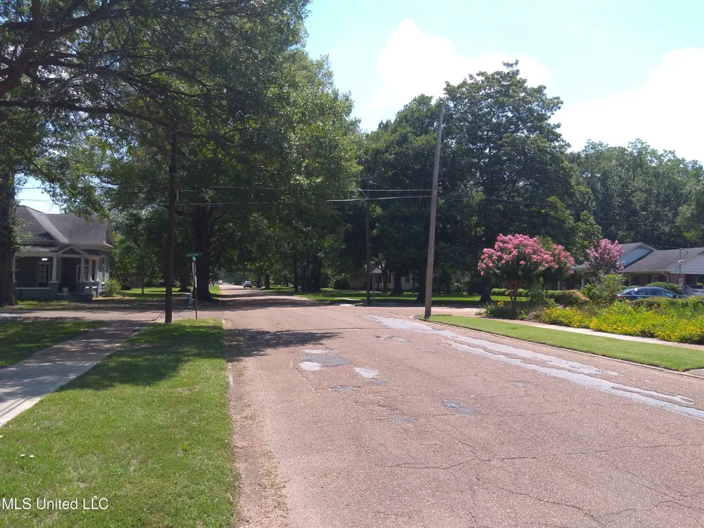 207 E Percy Street Indianola, MS 38751