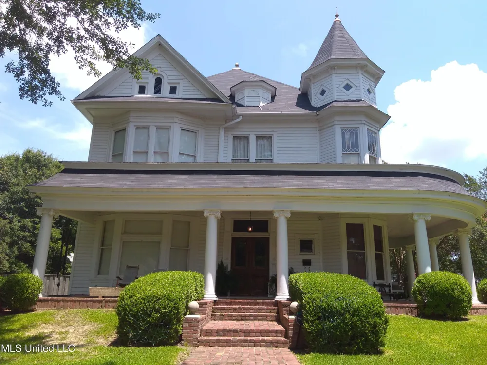 207 E Percy Street Indianola, MS 38751