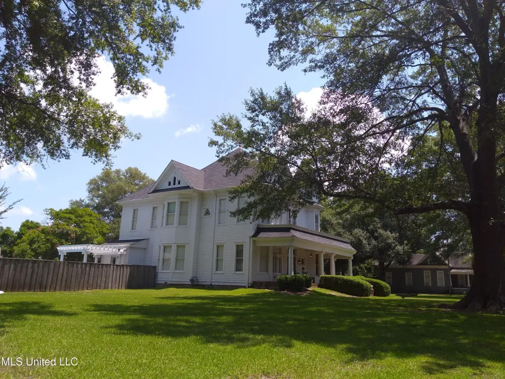 207 E Percy Street Indianola, MS 38751