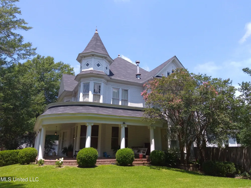 207 E Percy Street Indianola, MS 38751