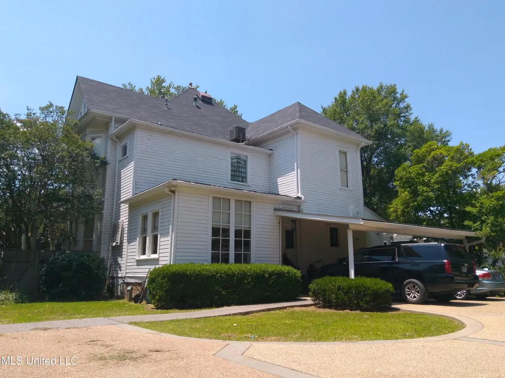 207 E Percy Street Indianola, MS 38751