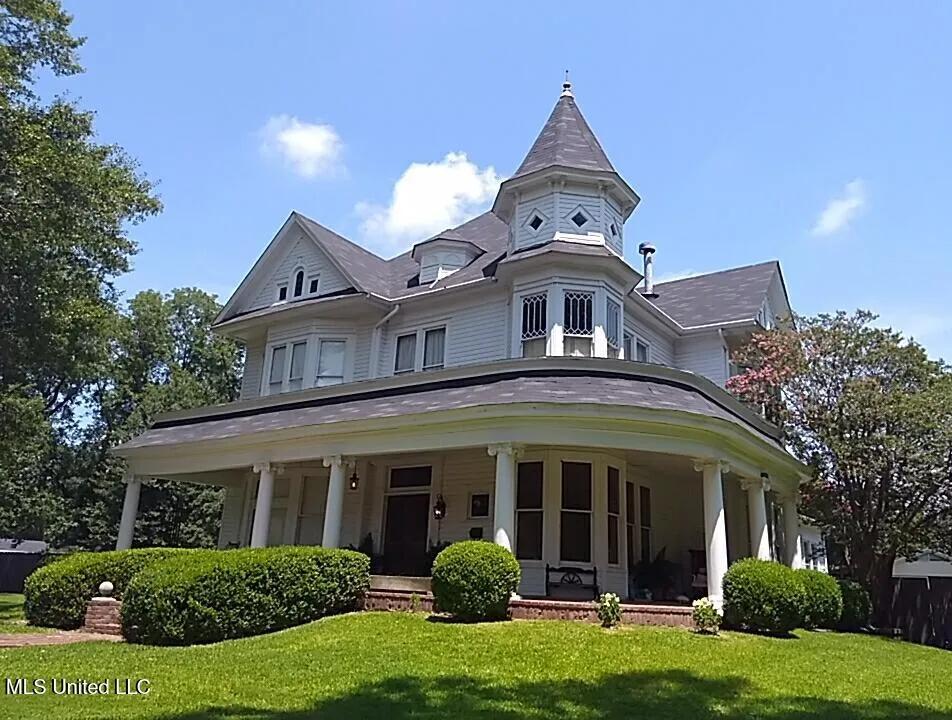 207 E Percy Street Indianola, MS 38751