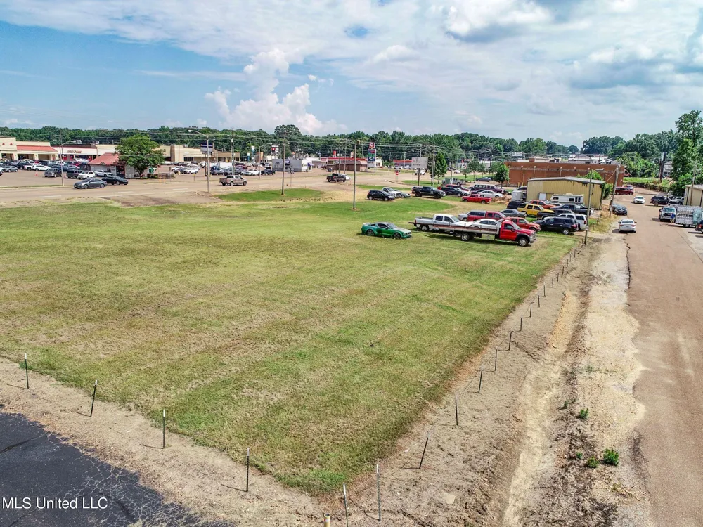 143 51 Batesville, MS 38606