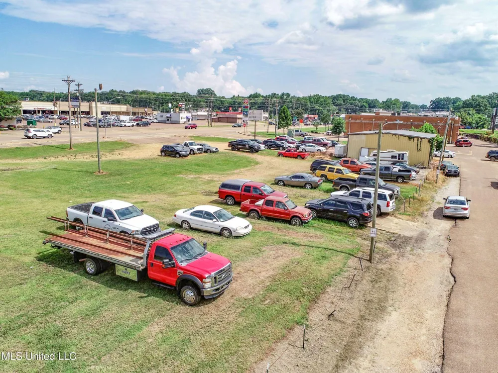 143 51 Batesville, MS 38606