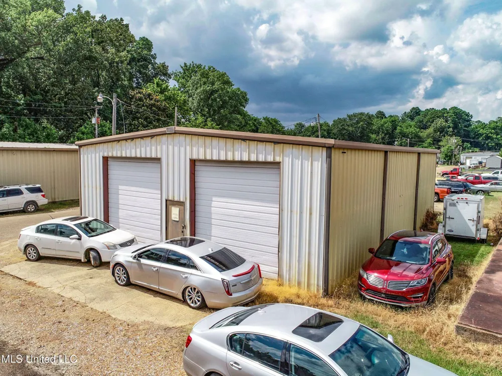 143 51 Batesville, MS 38606