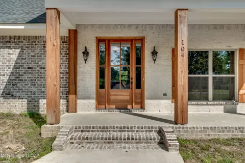 104 Shady Oaks Lane