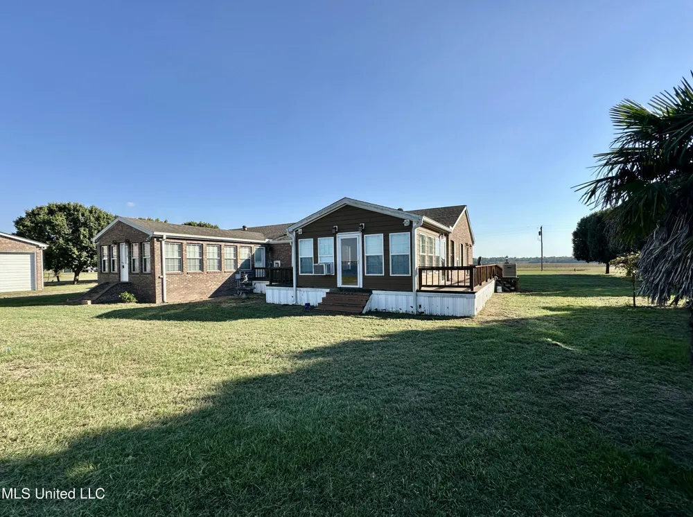 2138 Eagle Lake Shore Road Vicksburg, MS 39183