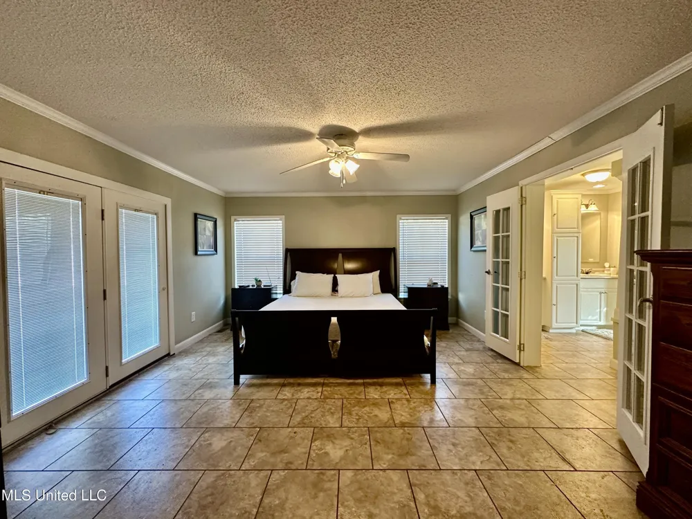 2138 Eagle Lake Shore Road Vicksburg, MS 39183