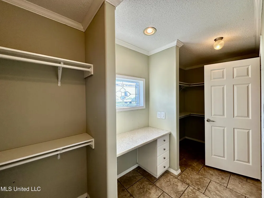 2138 Eagle Lake Shore Road Vicksburg, MS 39183