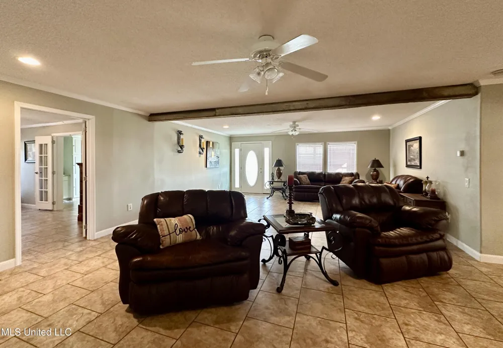2138 Eagle Lake Shore Road Vicksburg, MS 39183