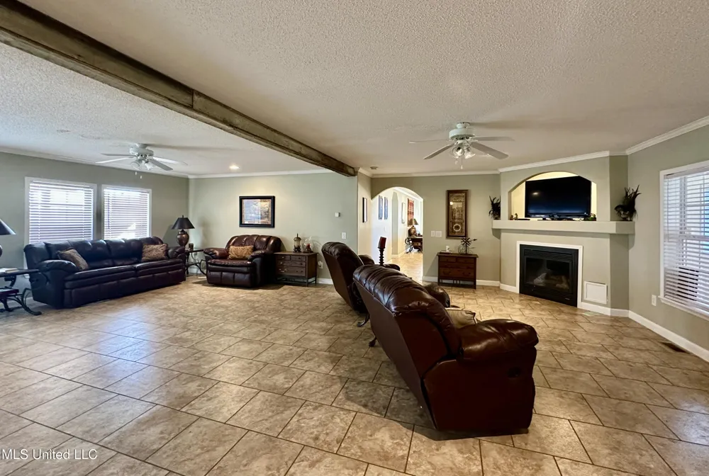 2138 Eagle Lake Shore Road Vicksburg, MS 39183