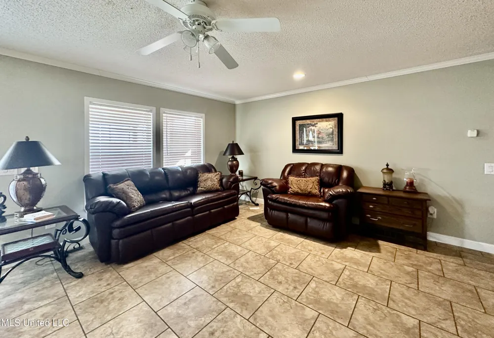 2138 Eagle Lake Shore Road Vicksburg, MS 39183