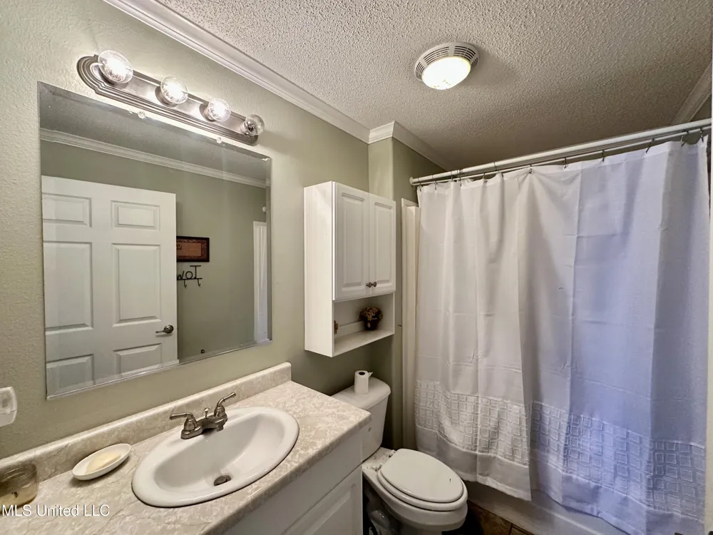2138 Eagle Lake Shore Road Vicksburg, MS 39183